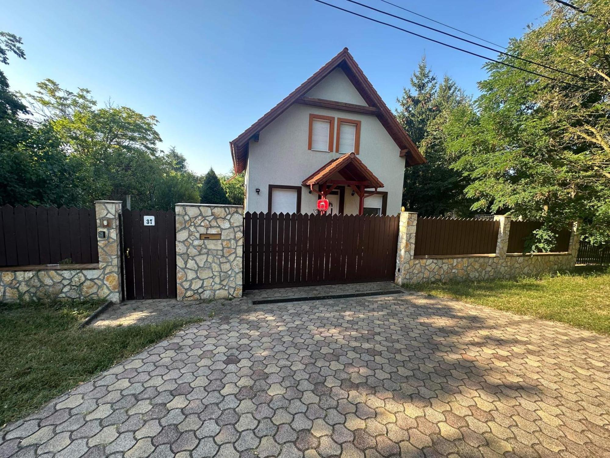 Holiday home With Jakuzzi And Sauna Kisoroszi